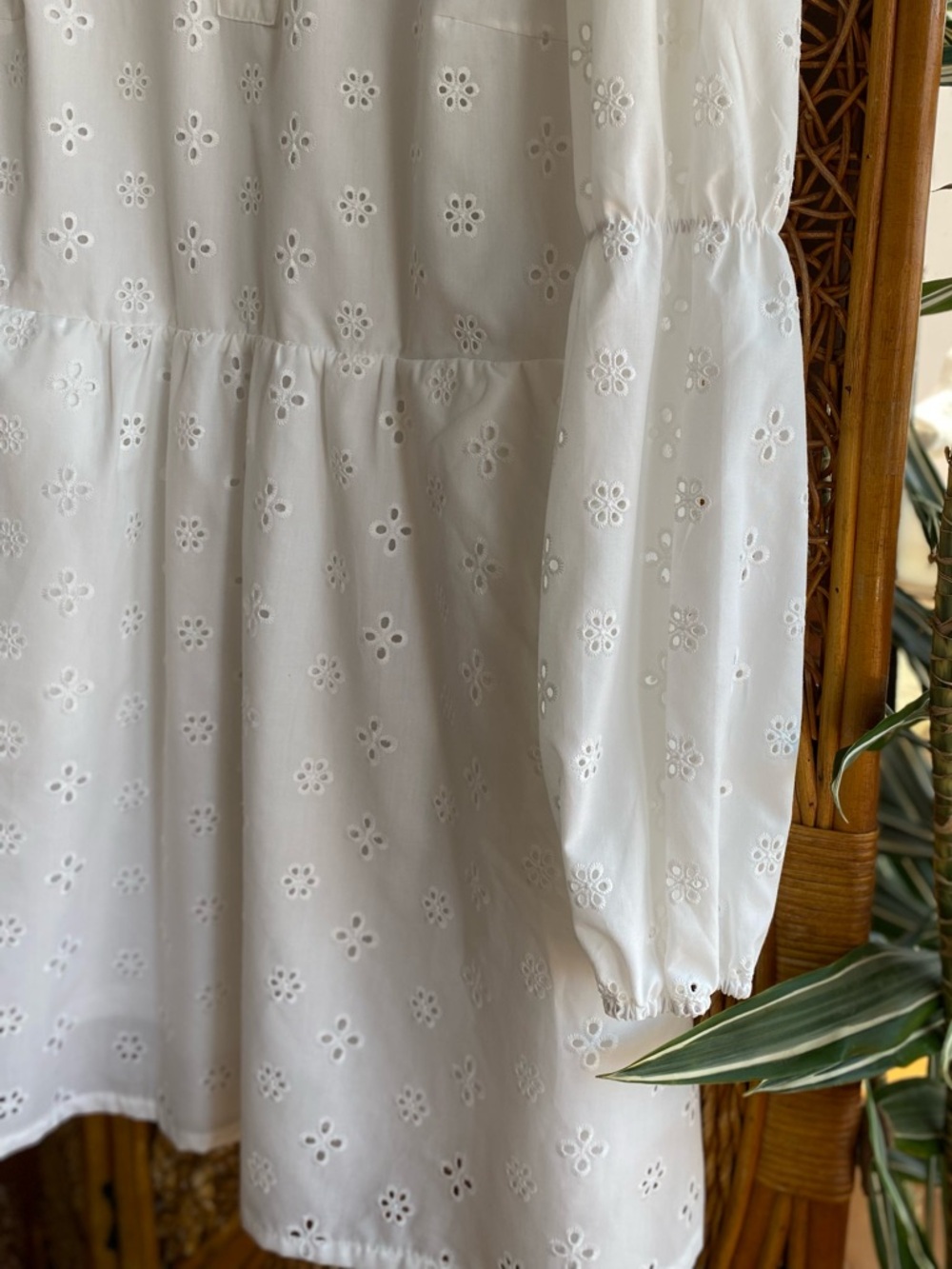 Divided H&M White Eyelet Dress Coverup Long Sleeved Side Pockets Size Medium - Picture 3 of 10